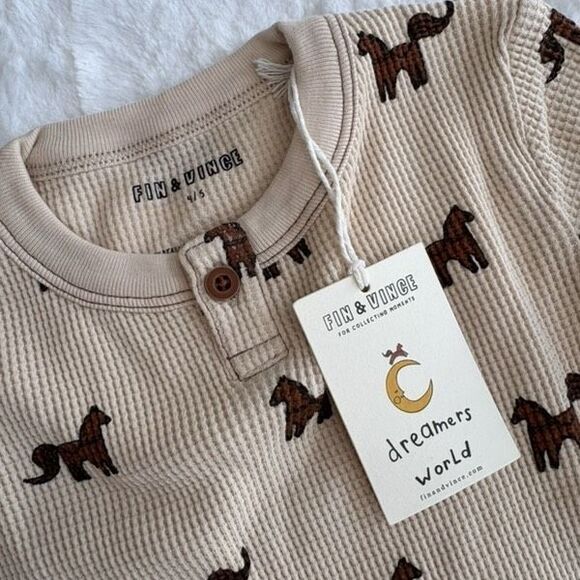 NWT Fin & Vince Waffle Henley Top Size 4/5 - Picture 1 of 4